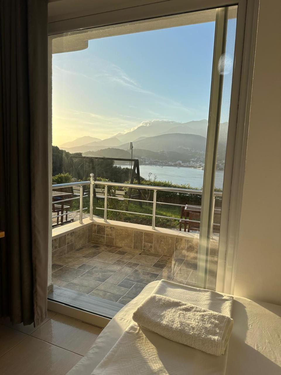 Hotel Mesun Himare Exterior foto